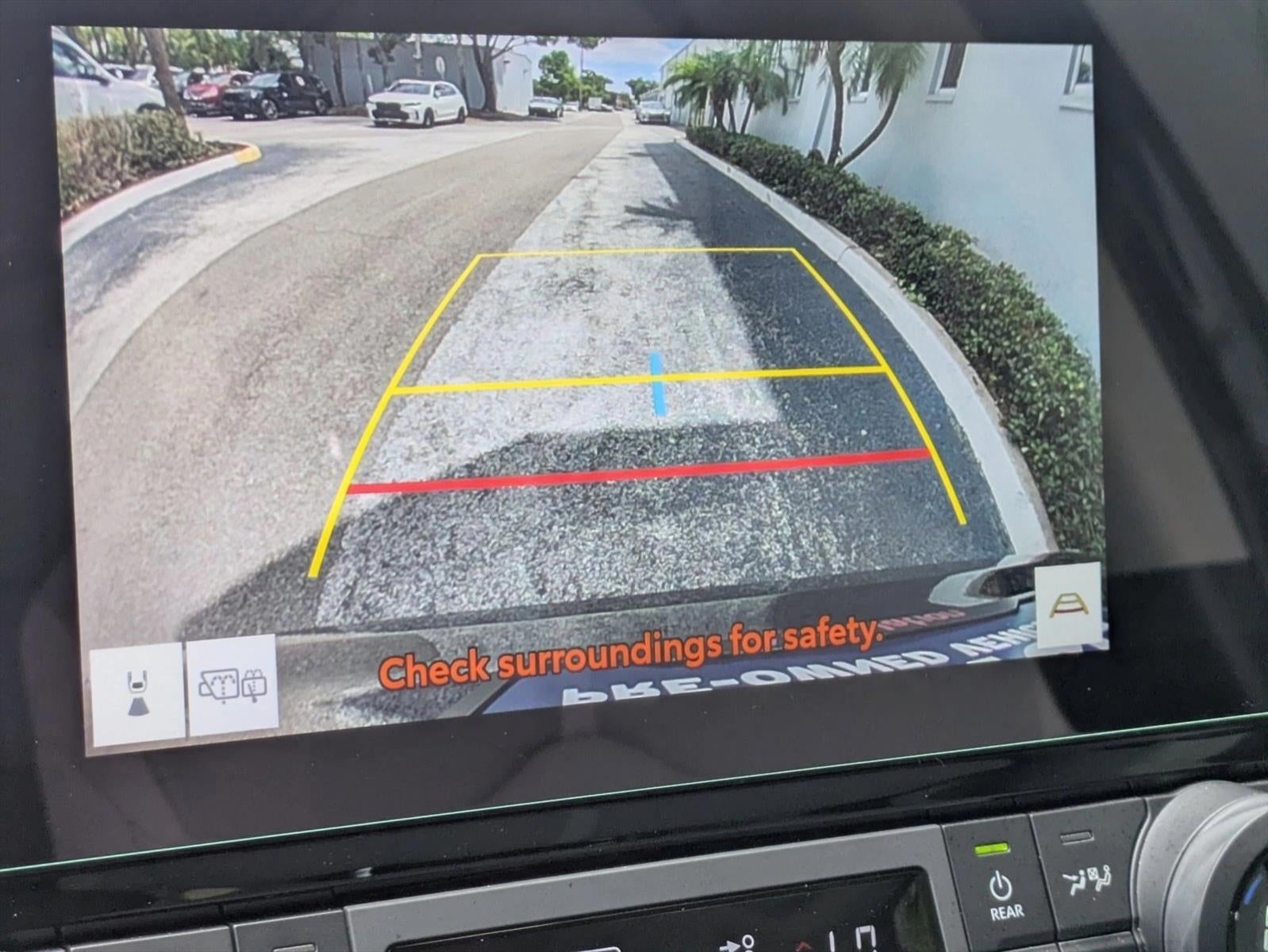 2025 Toyota Grand Highlander Hybrid LE AWD (Natl)