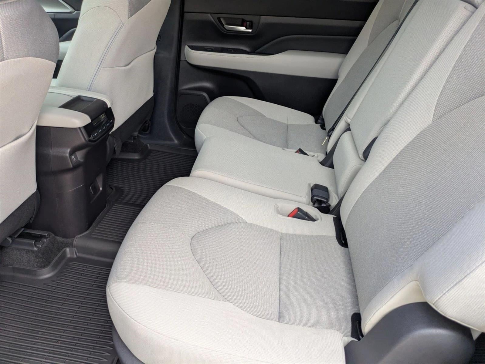 2025 Toyota Grand Highlander Hybrid LE AWD (Natl)