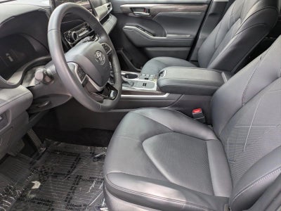 2025 Toyota Highlander Hybrid Platinum AWD (Natl)