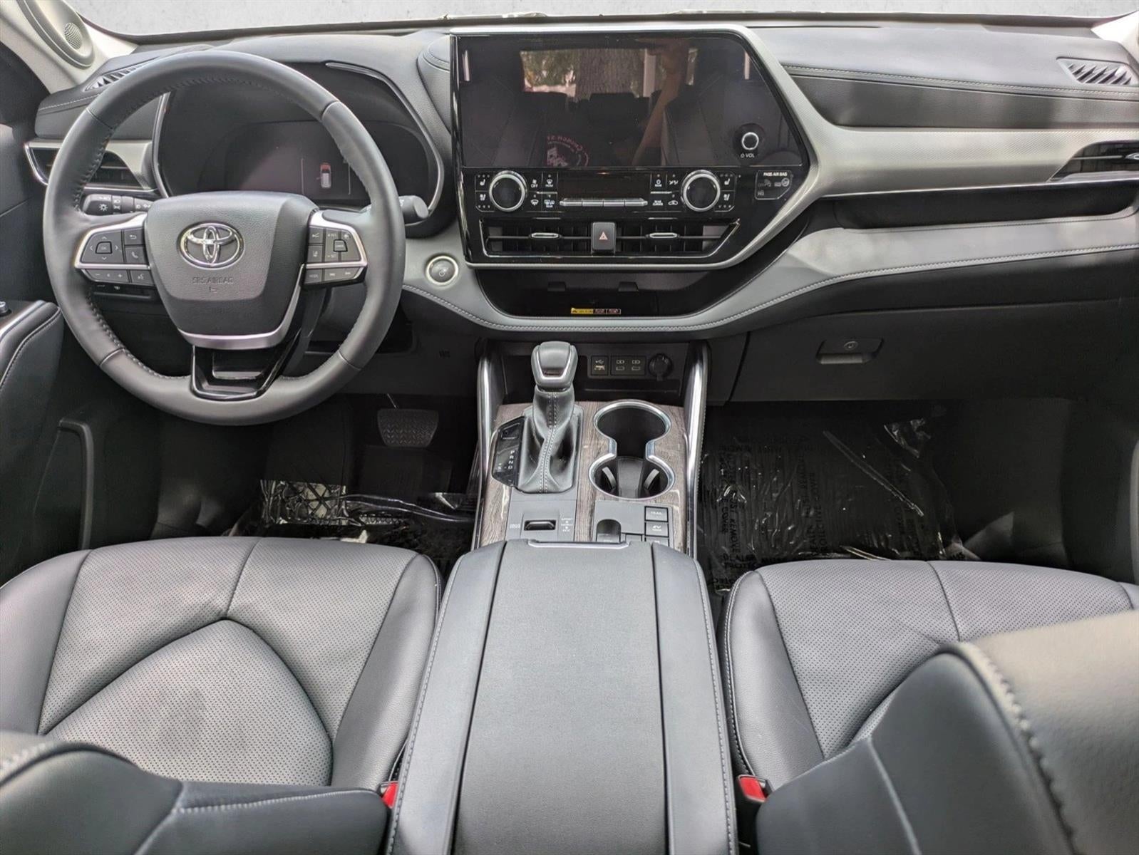 2025 Toyota Highlander Hybrid Platinum AWD (Natl)