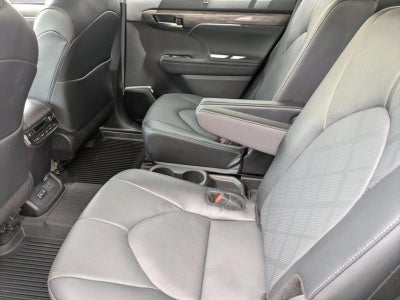 2025 Toyota Highlander Hybrid Platinum AWD (Natl)