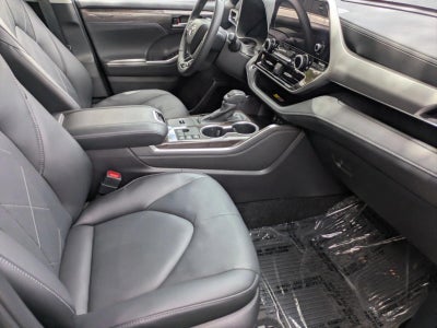 2025 Toyota Highlander Hybrid Platinum AWD (Natl)
