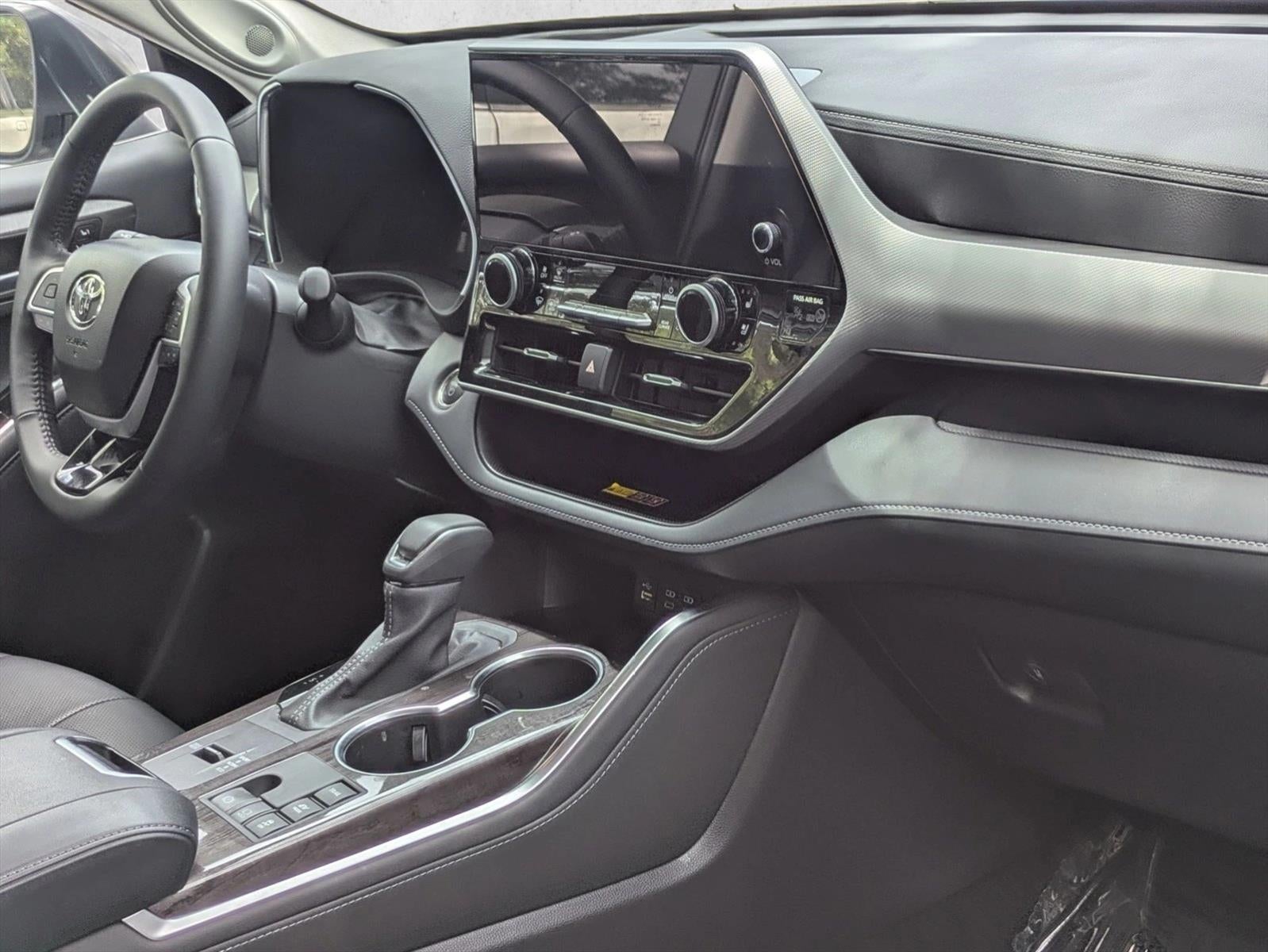 2025 Toyota Highlander Hybrid Platinum AWD (Natl)