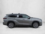 2025 Toyota Highlander Hybrid Platinum AWD (Natl)