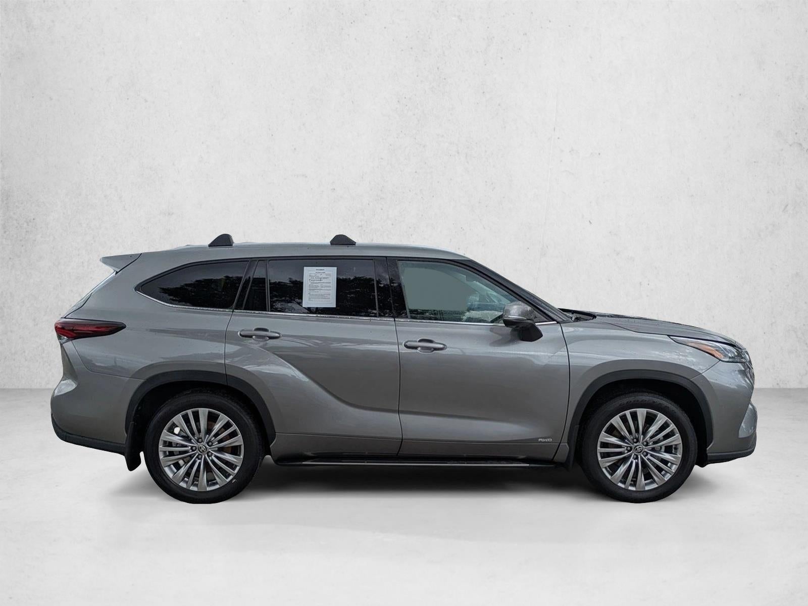 2025 Toyota Highlander Hybrid Platinum AWD (Natl)