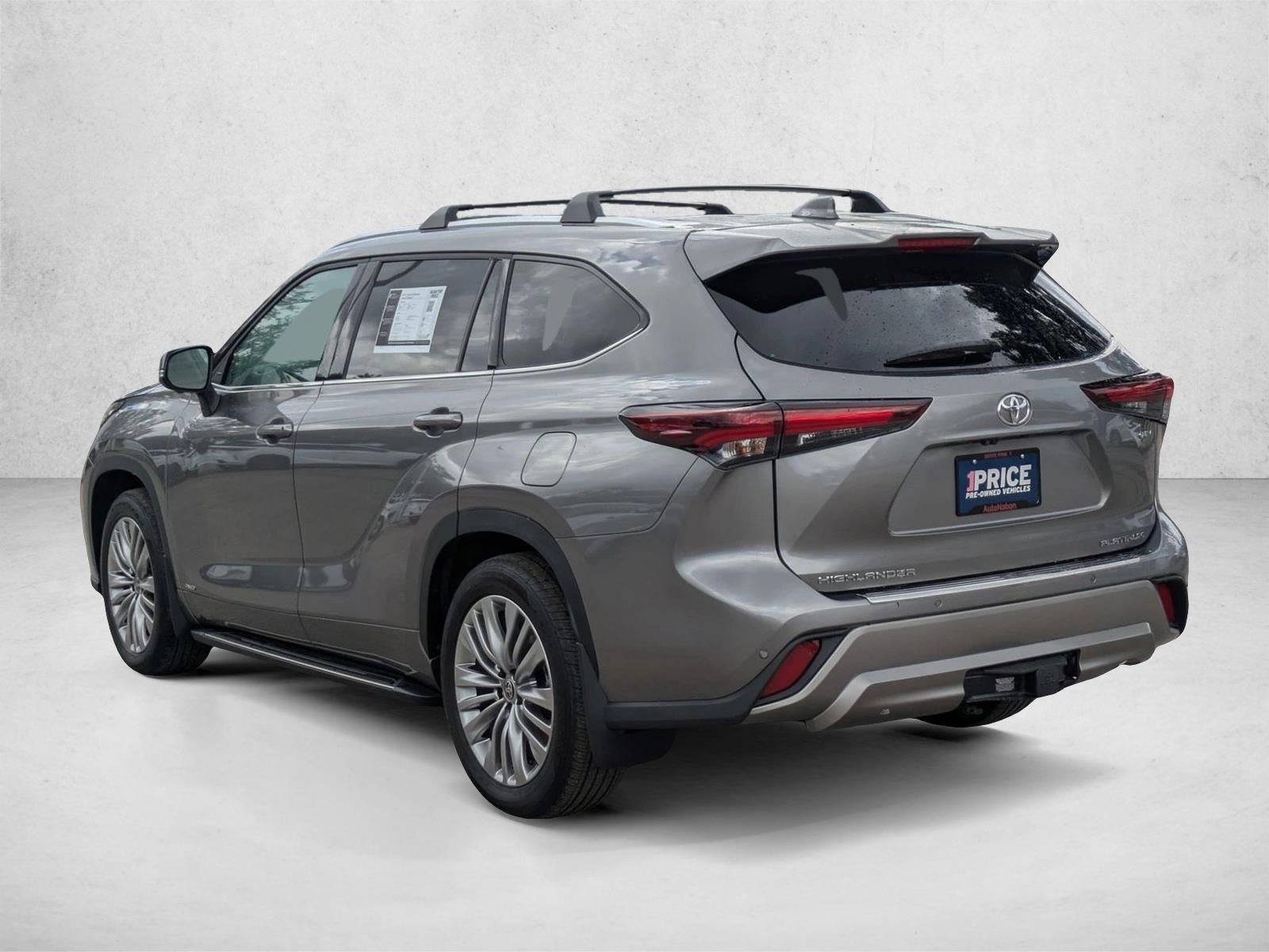 2025 Toyota Highlander Hybrid Platinum AWD (Natl)