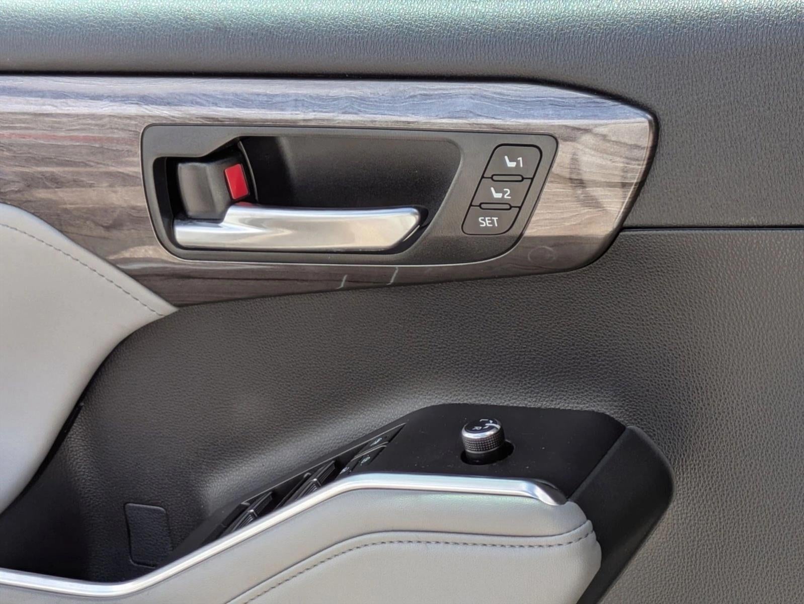 2022 Toyota Highlander Hybrid Platinum AWD (Natl)