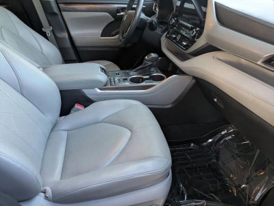 2022 Toyota Highlander Hybrid Platinum AWD (Natl)