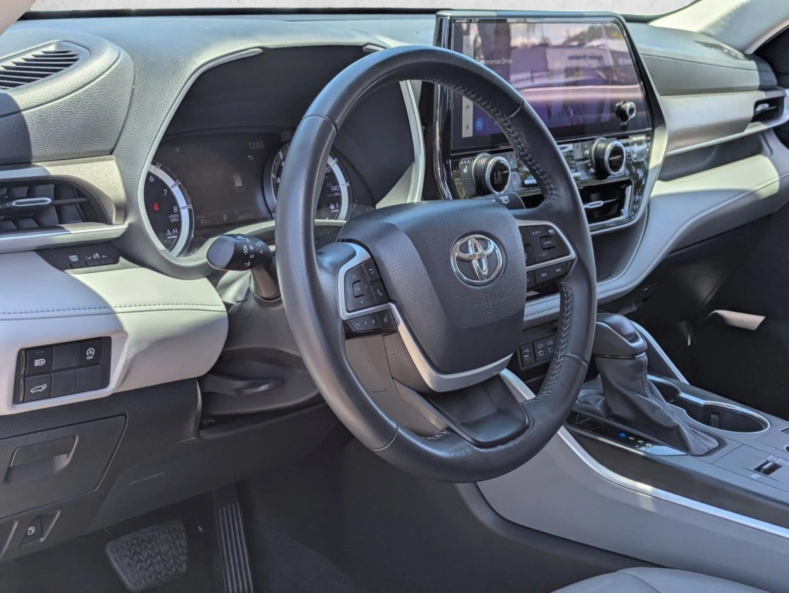 2024 Toyota Highlander XLE FWD (Natl)