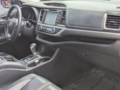 2017 Toyota Highlander SE V6 FWD (Natl)