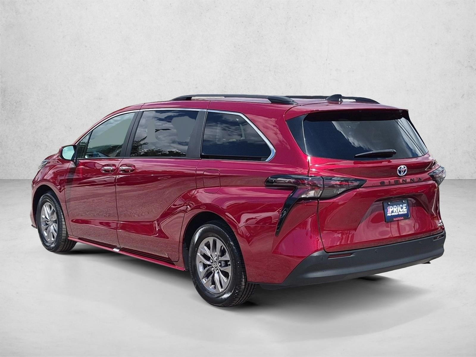 2023 Toyota Sienna XLE FWD 8-Passenger (Natl)