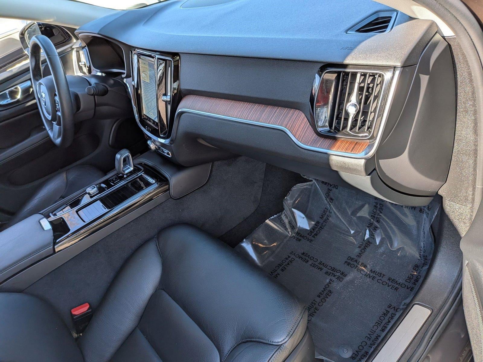 2023 Volvo S60 Recharge Plug-In Hybrid T8 eAWD PHEV Plus Dark Theme