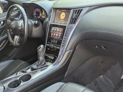 2017 INFINITI Q60 Sport RWD