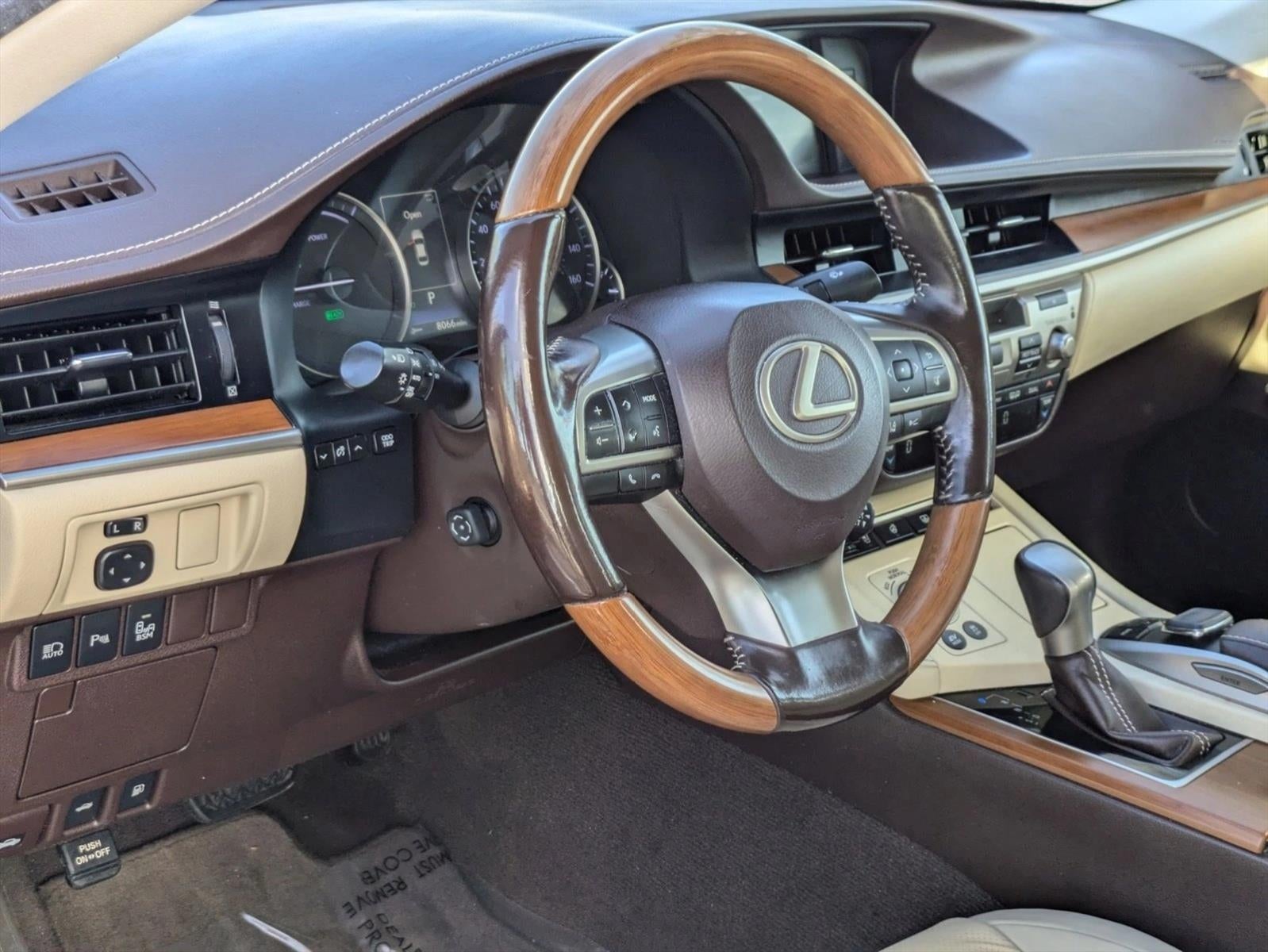 2017 Lexus ES 300h FWD