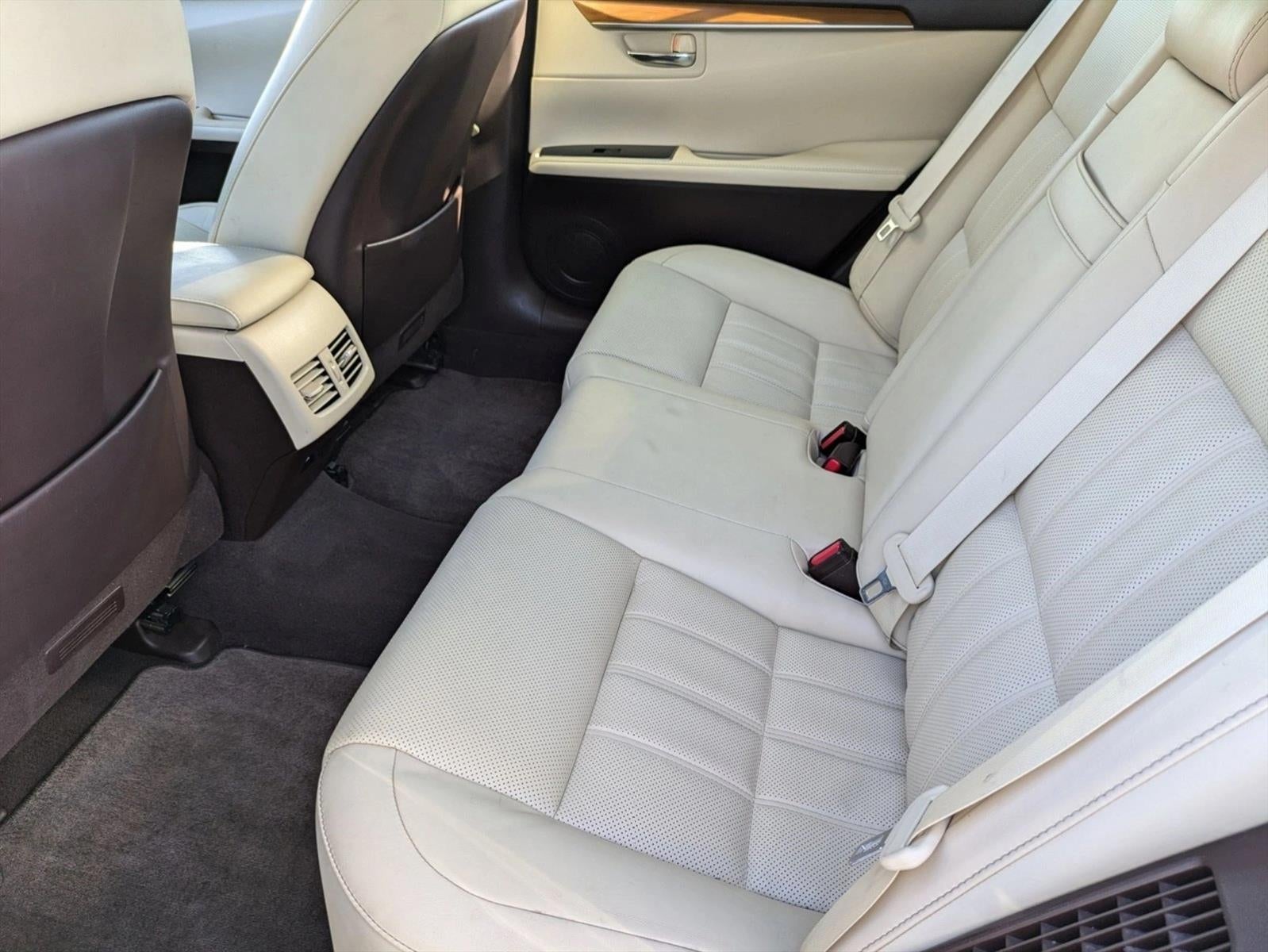 2017 Lexus ES 300h FWD