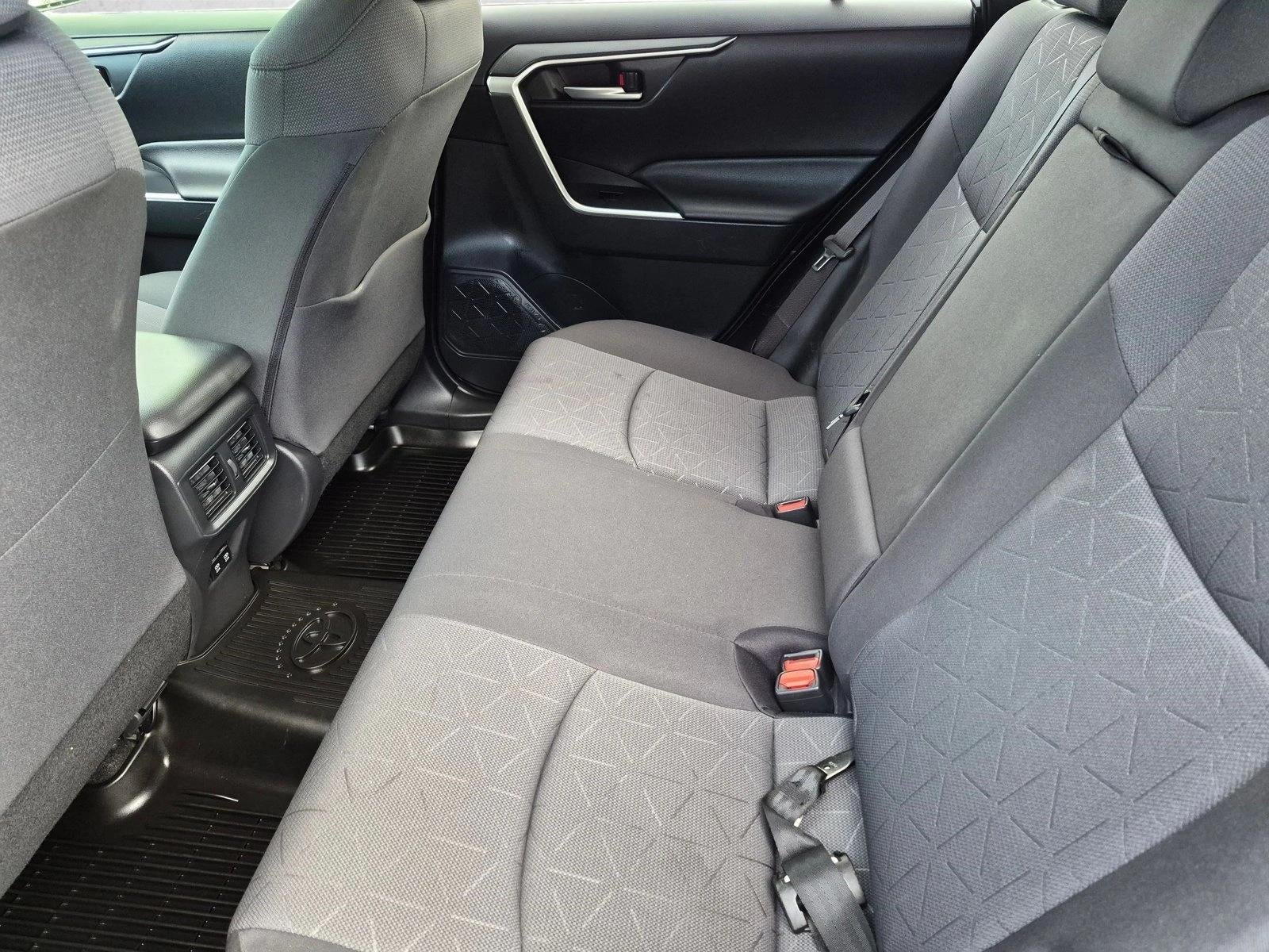 2019 Toyota RAV4 XLE FWD (GS)