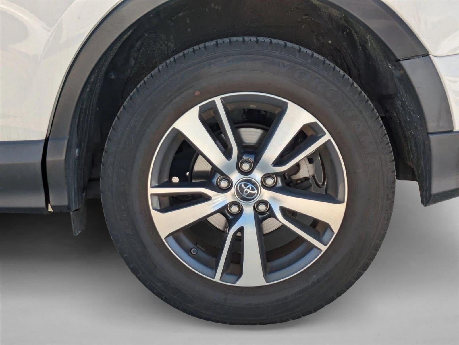 2018 Toyota RAV4 XLE FWD (GS)