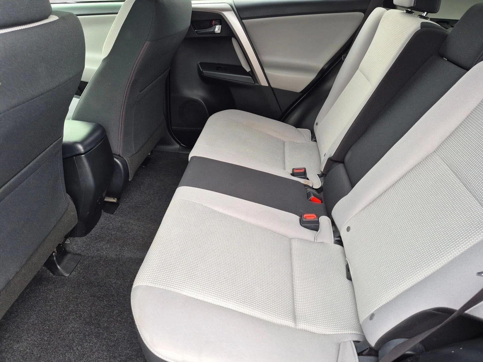 2018 Toyota RAV4 XLE FWD (GS)