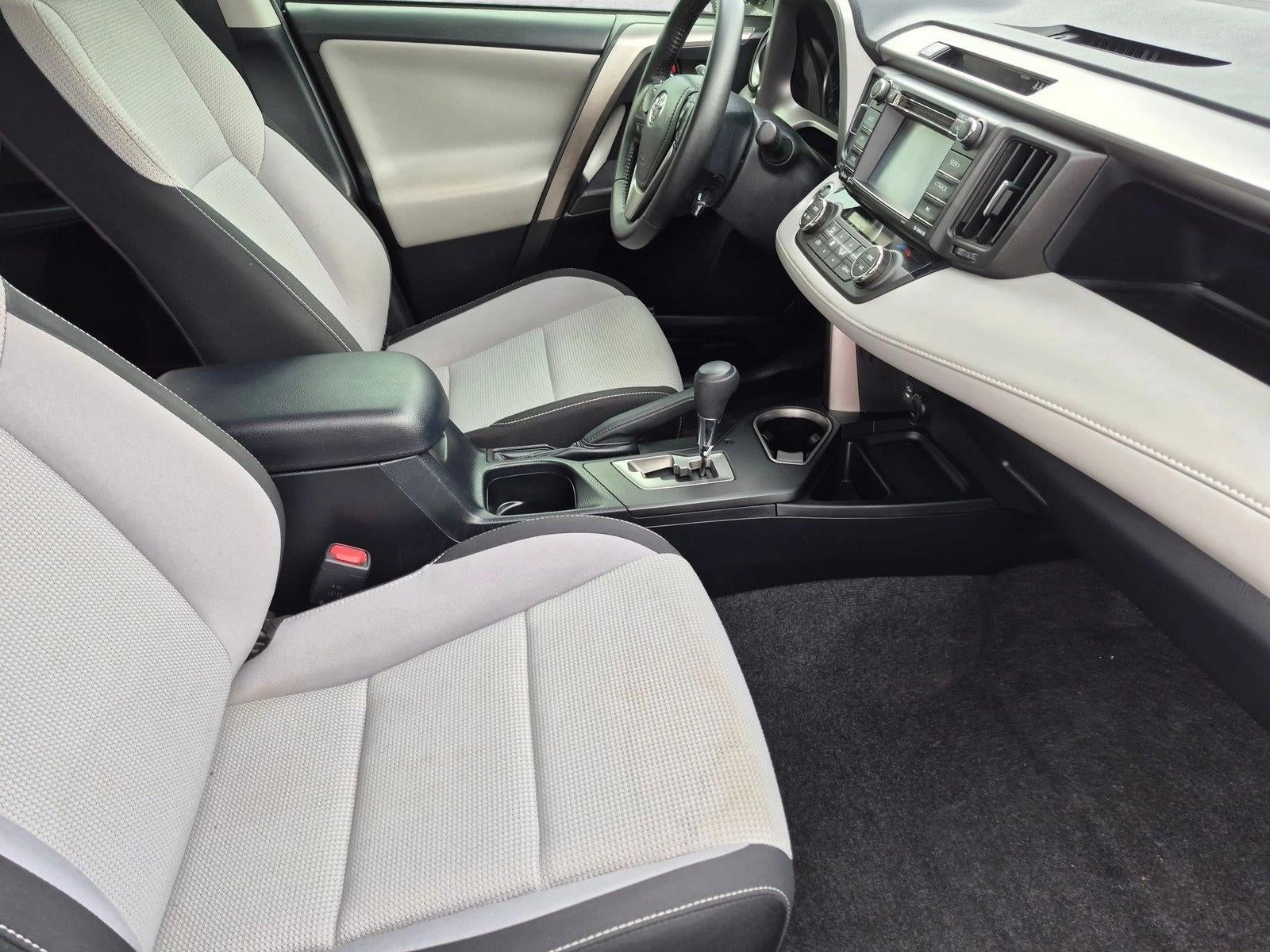 2018 Toyota RAV4 XLE FWD (GS)