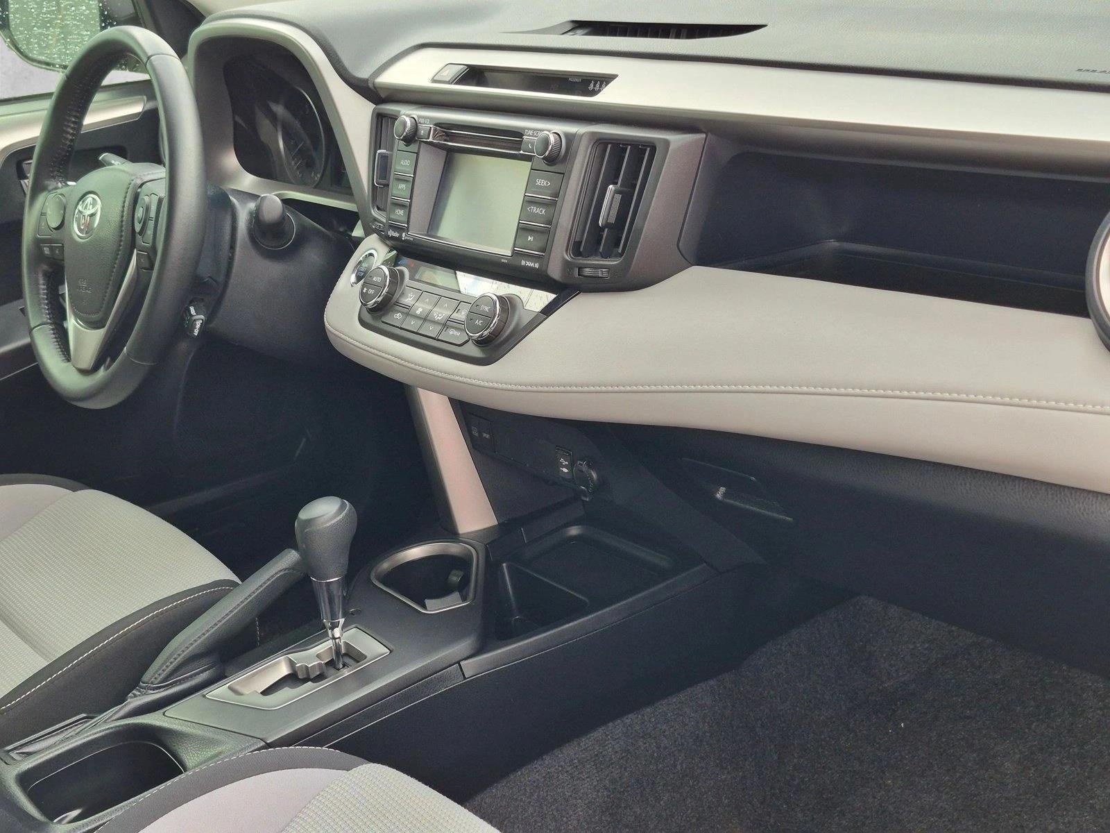 2018 Toyota RAV4 XLE FWD (GS)