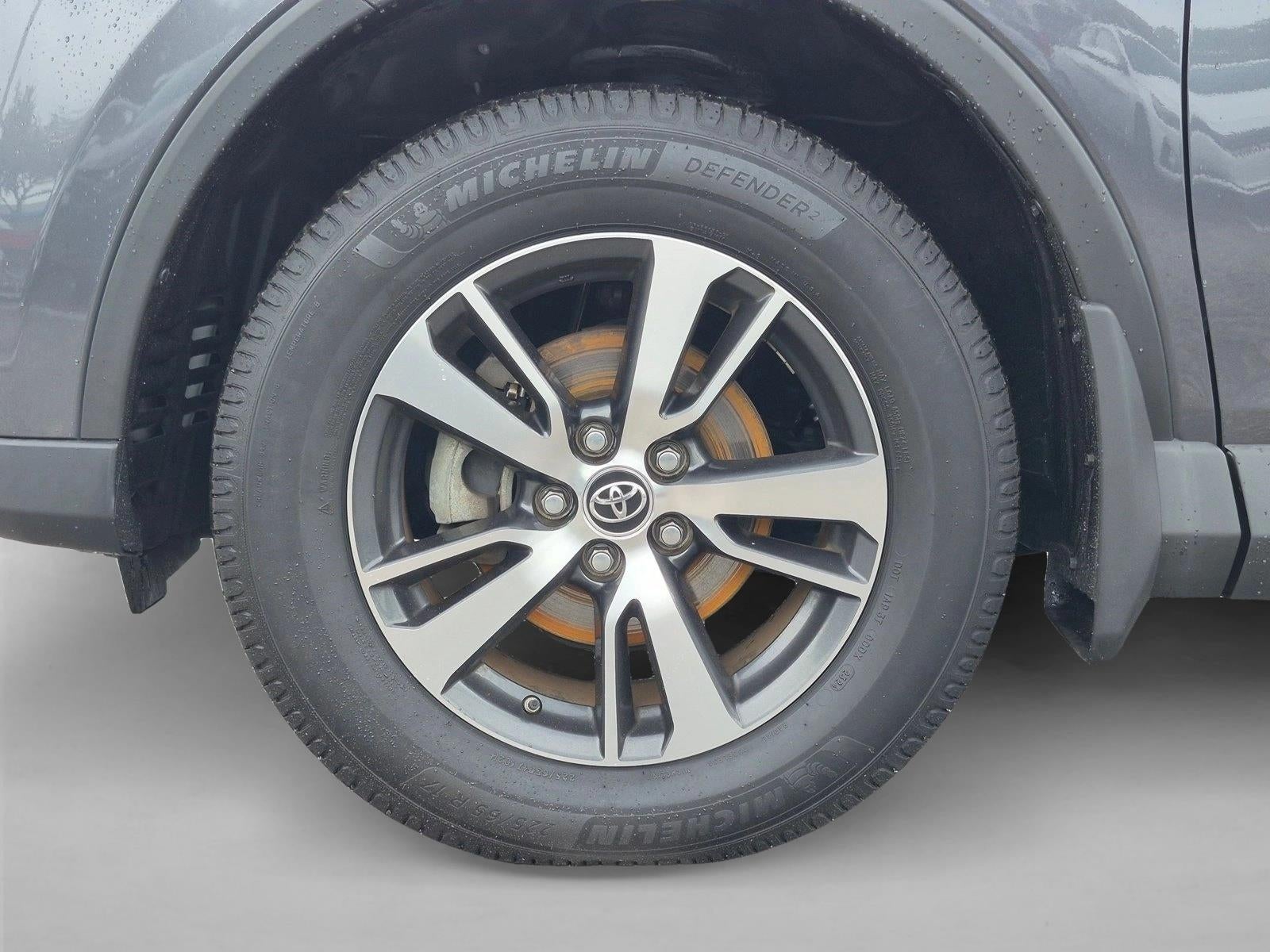 2018 Toyota RAV4 XLE FWD (GS)
