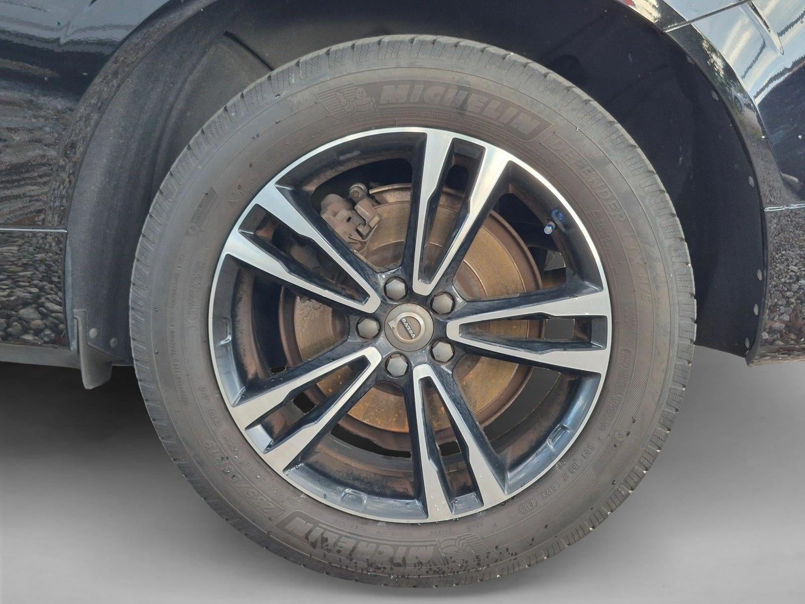 2018 Volvo XC60 T6 AWD Momentum