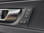 2018 Volvo XC60 T6 AWD Momentum