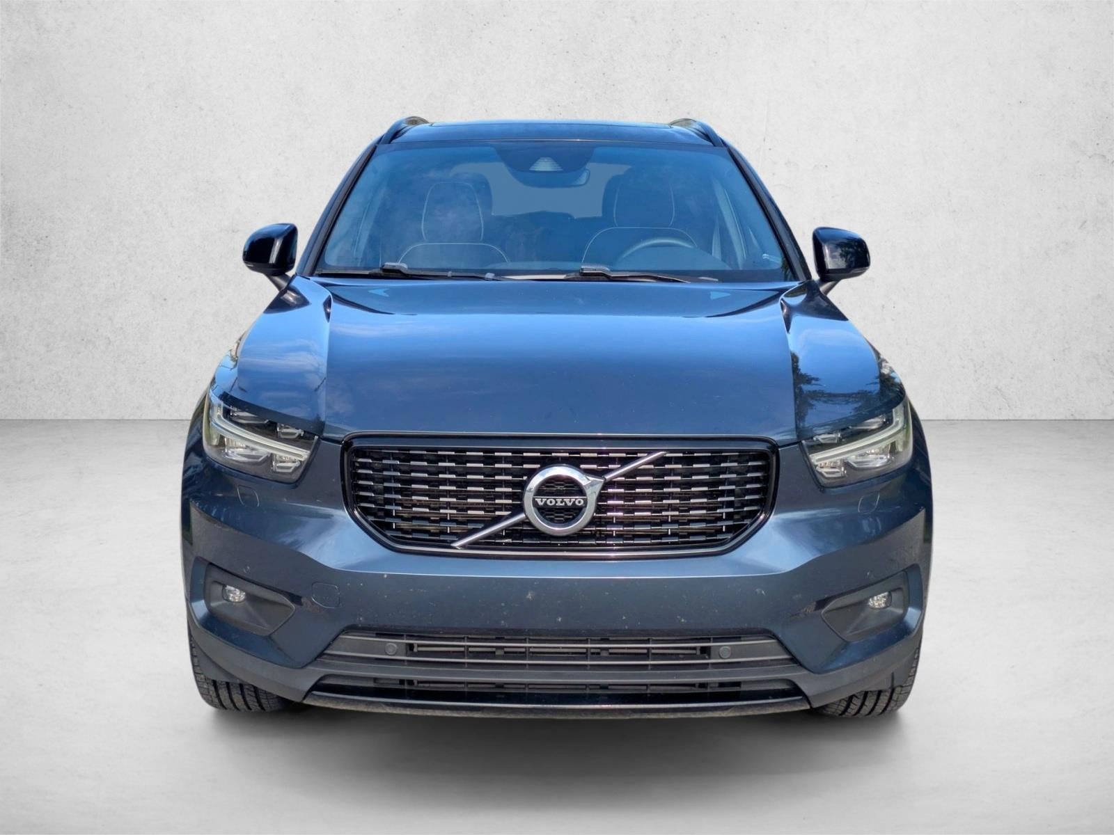 2022 Volvo XC40 T5 AWD R-Design