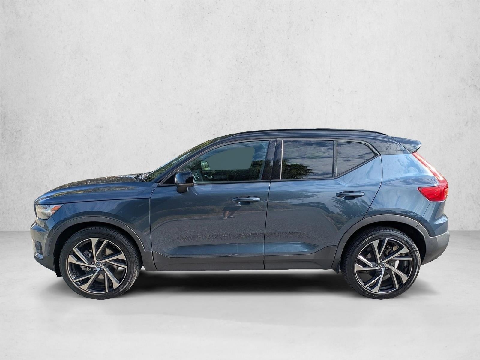 2022 Volvo XC40 T5 AWD R-Design