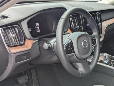 2024 Volvo XC60 B5 AWD Plus Dark Theme