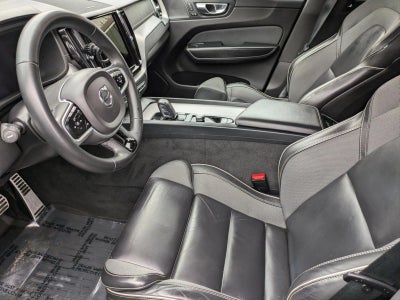 2022 Volvo XC60 B5 AWD R-Design