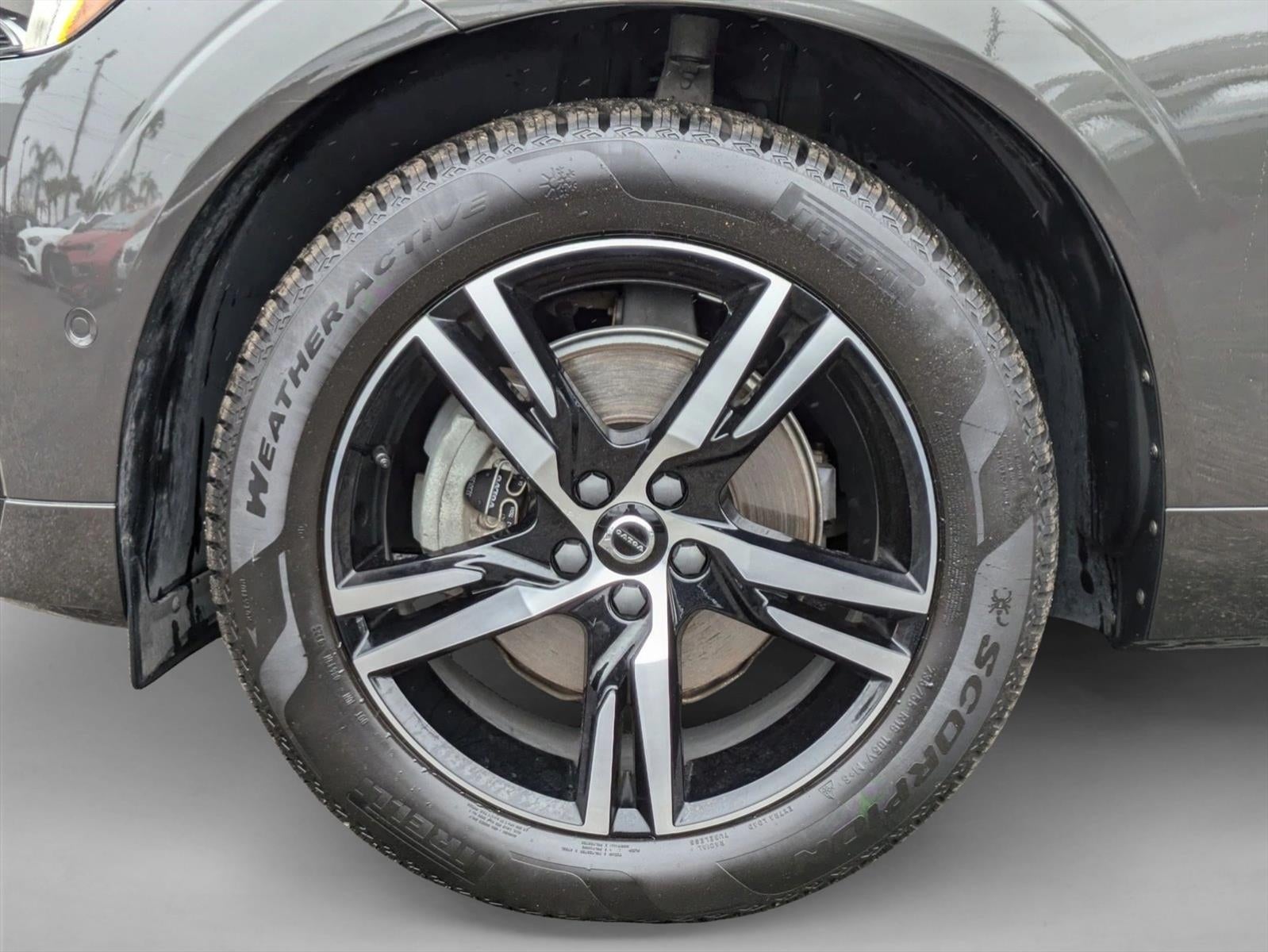 2022 Volvo XC60 B5 AWD R-Design