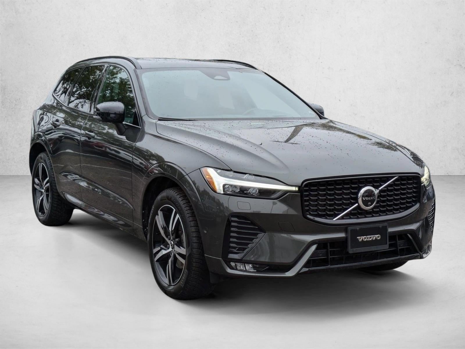 2022 Volvo XC60 B5 AWD R-Design