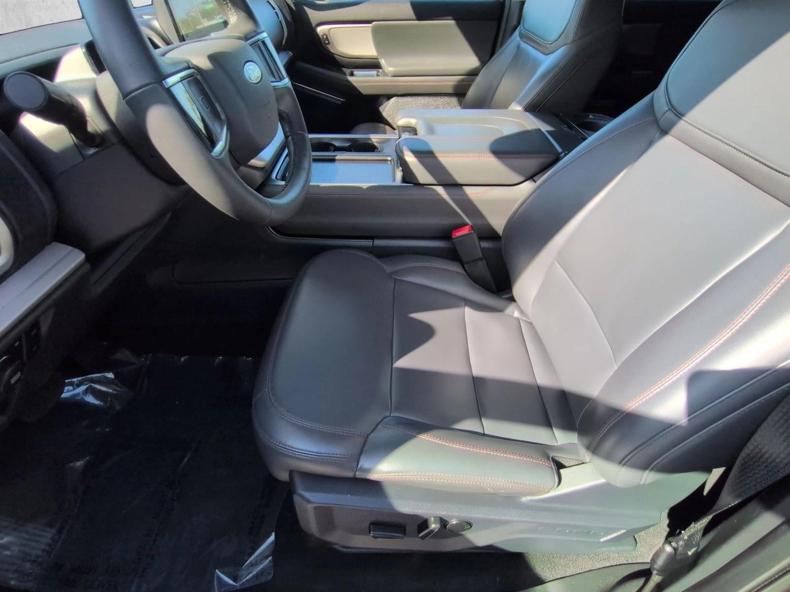 2025 Ford Expedition Active 4x4