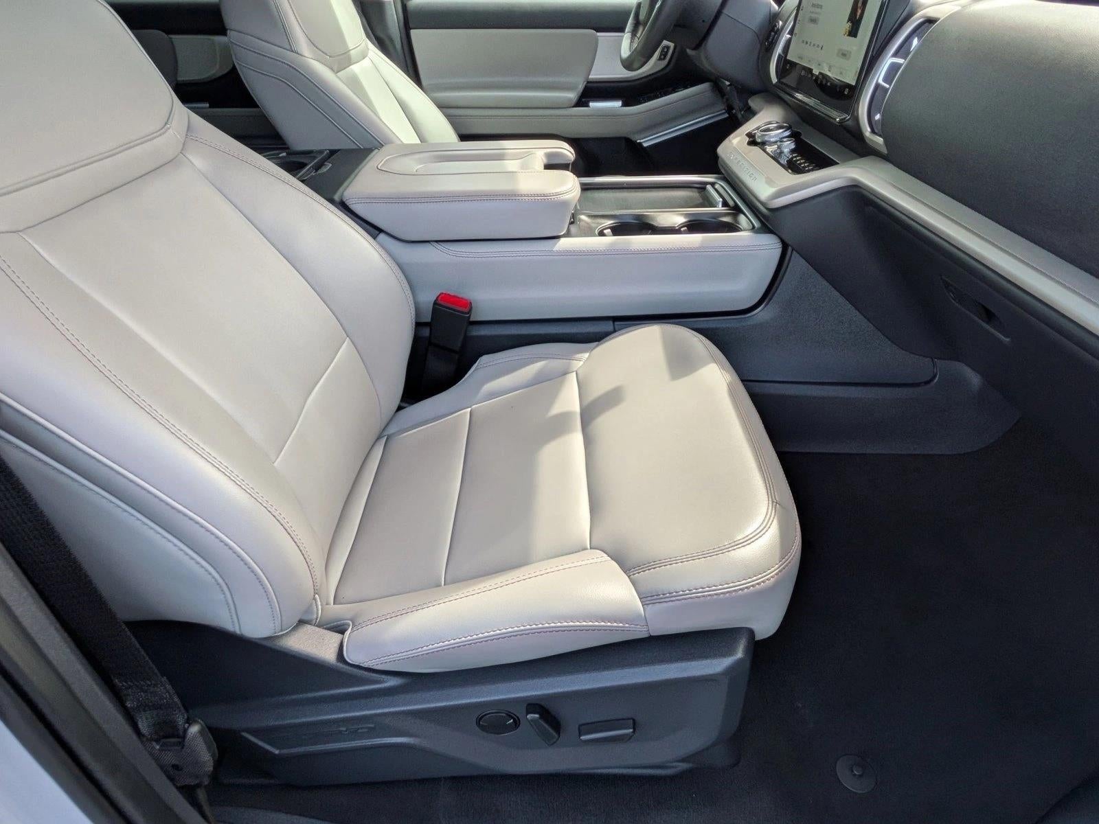 2025 Ford Expedition Active 4x4