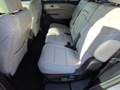 2026 Ford Explorer Active w/200A Pkg RWD