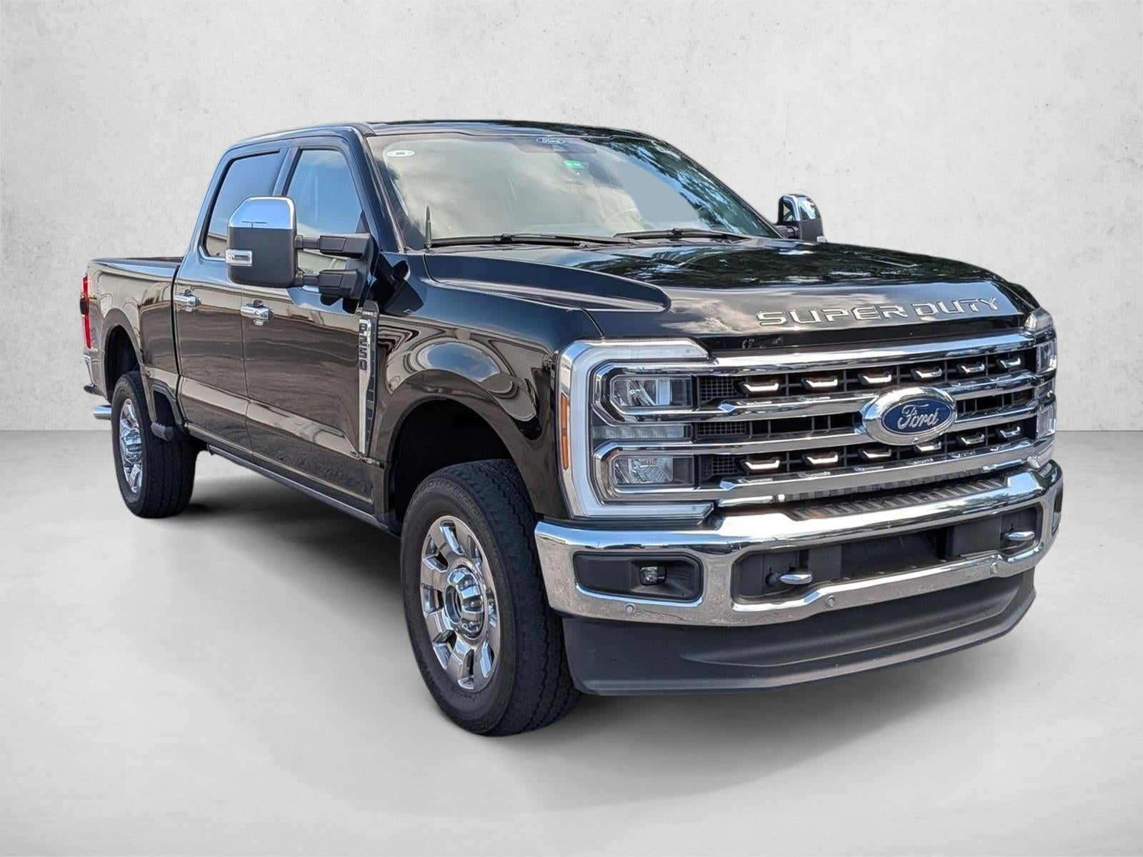 2024 Ford Super Duty F-250 SRW LARIAT 4WD Crew Cab 6.75' Box