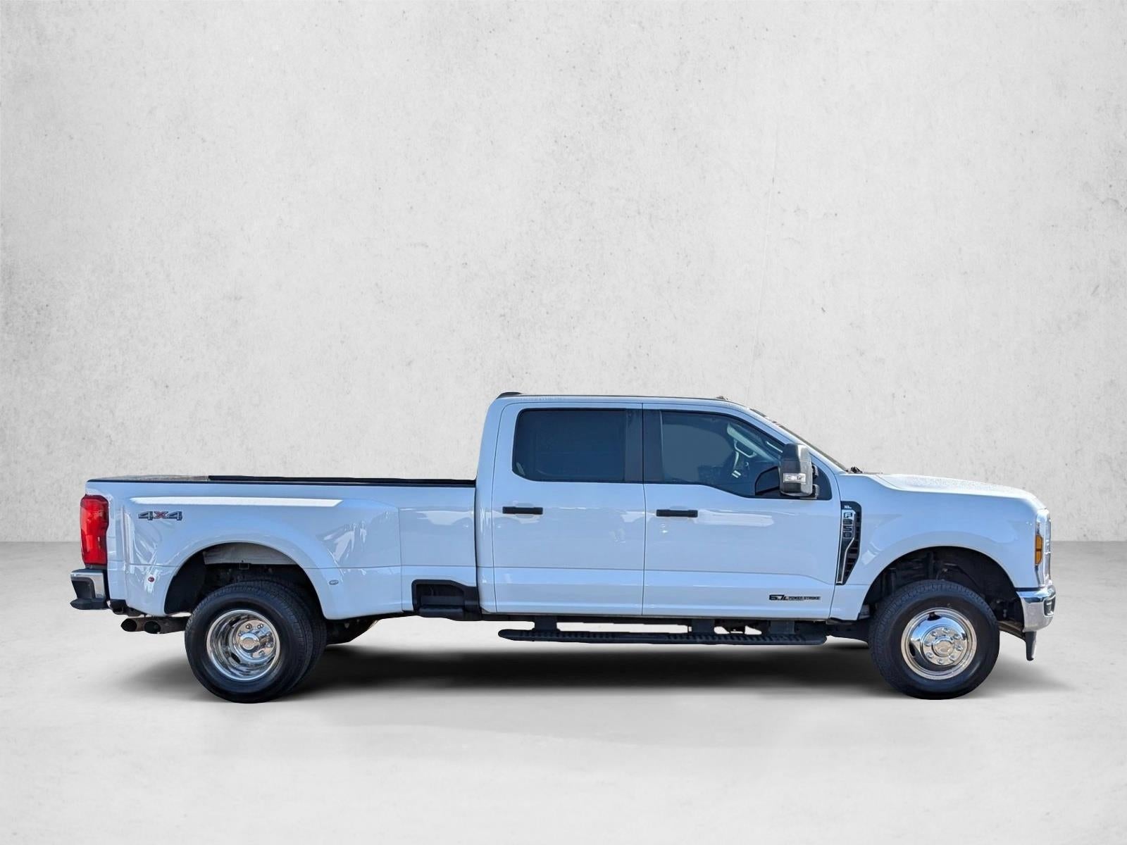2024 Ford Super Duty F-350 DRW XL 4WD Crew Cab 8' Box
