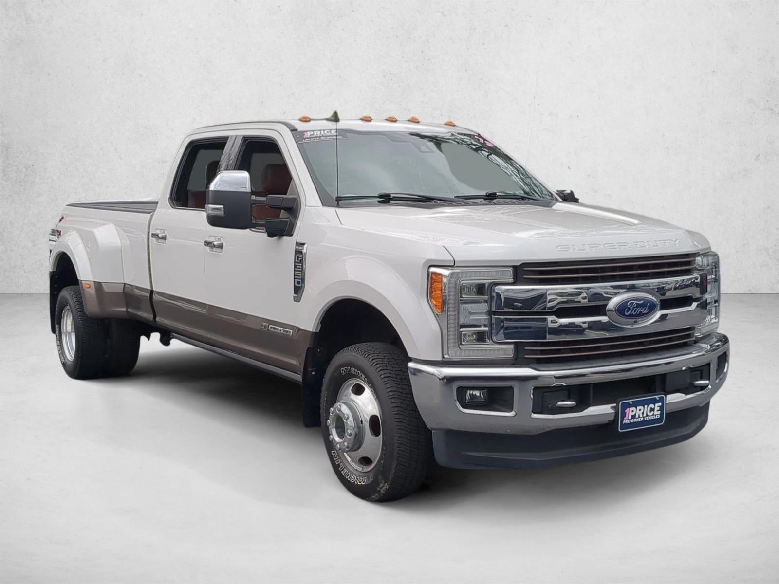 2019 Ford Super Duty F-350 DRW King Ranch 4WD Crew Cab 8' Box