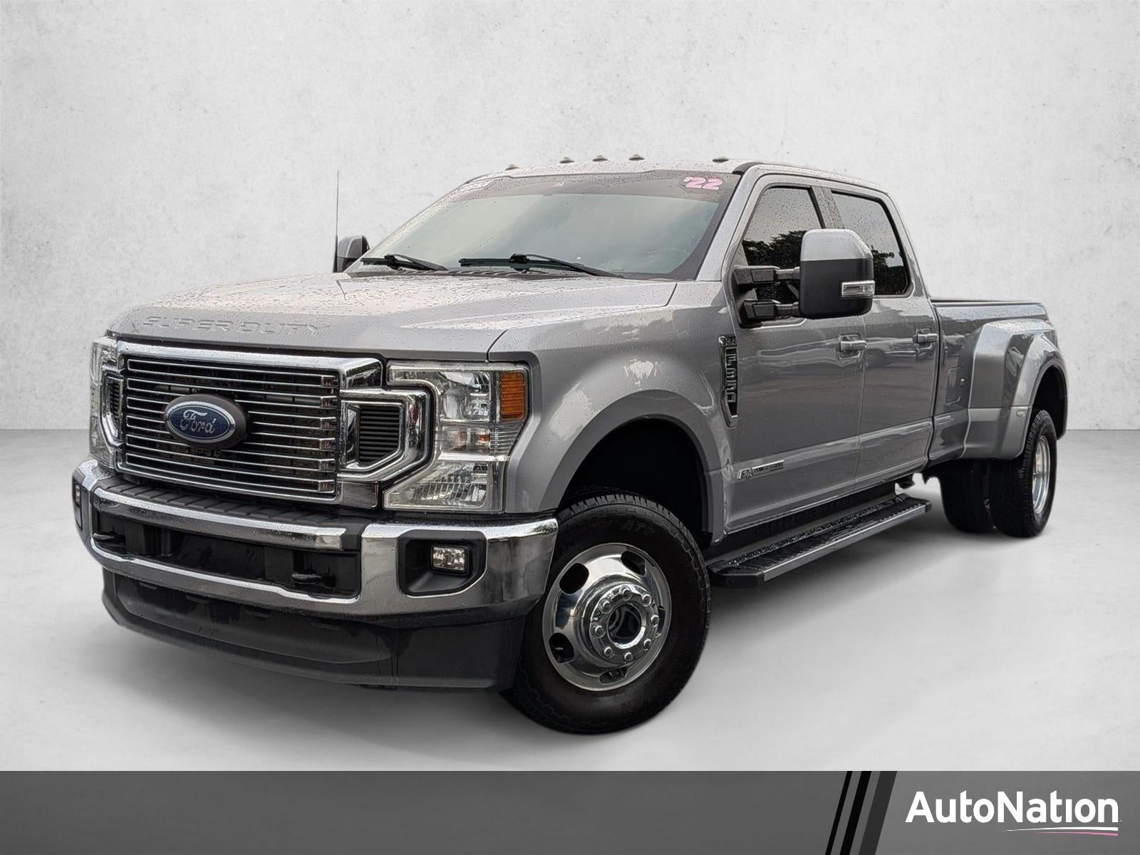 2022 Ford Super Duty F-350 DRW LARIAT 4WD Crew Cab 8' Box