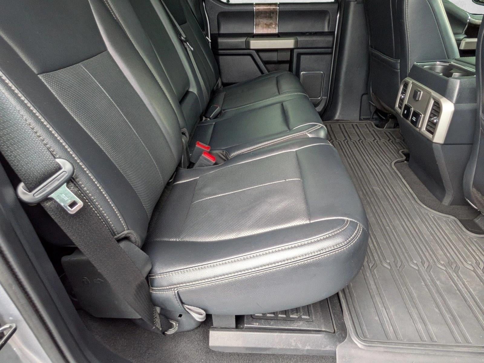 2022 Ford Super Duty F-350 DRW LARIAT 4WD Crew Cab 8' Box