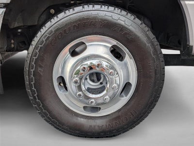 2022 Ford Super Duty F-350 DRW LARIAT 4WD Crew Cab 8' Box