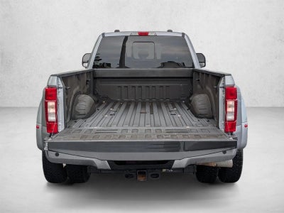 2022 Ford Super Duty F-350 DRW LARIAT 4WD Crew Cab 8' Box