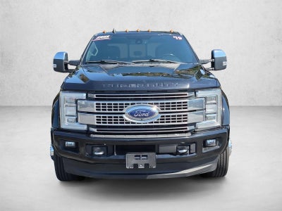 2019 Ford Super Duty F-450 DRW Platinum 4WD Crew Cab 8' Box