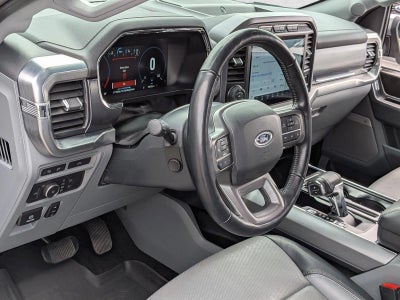 2022 Ford F-150 LARIAT 4WD SuperCrew 5.5' Box