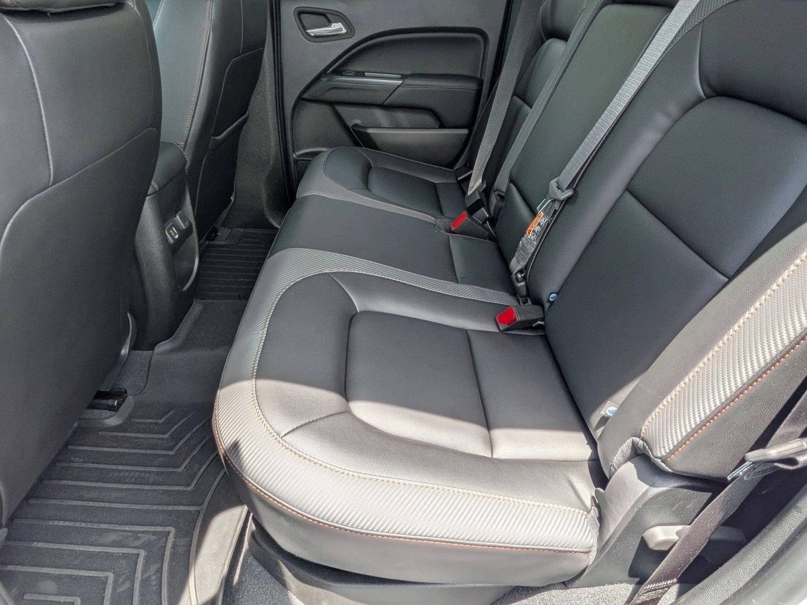 2022 GMC Canyon Crew Cab Short Box 4-Wheel Drive AT4 w/Leather