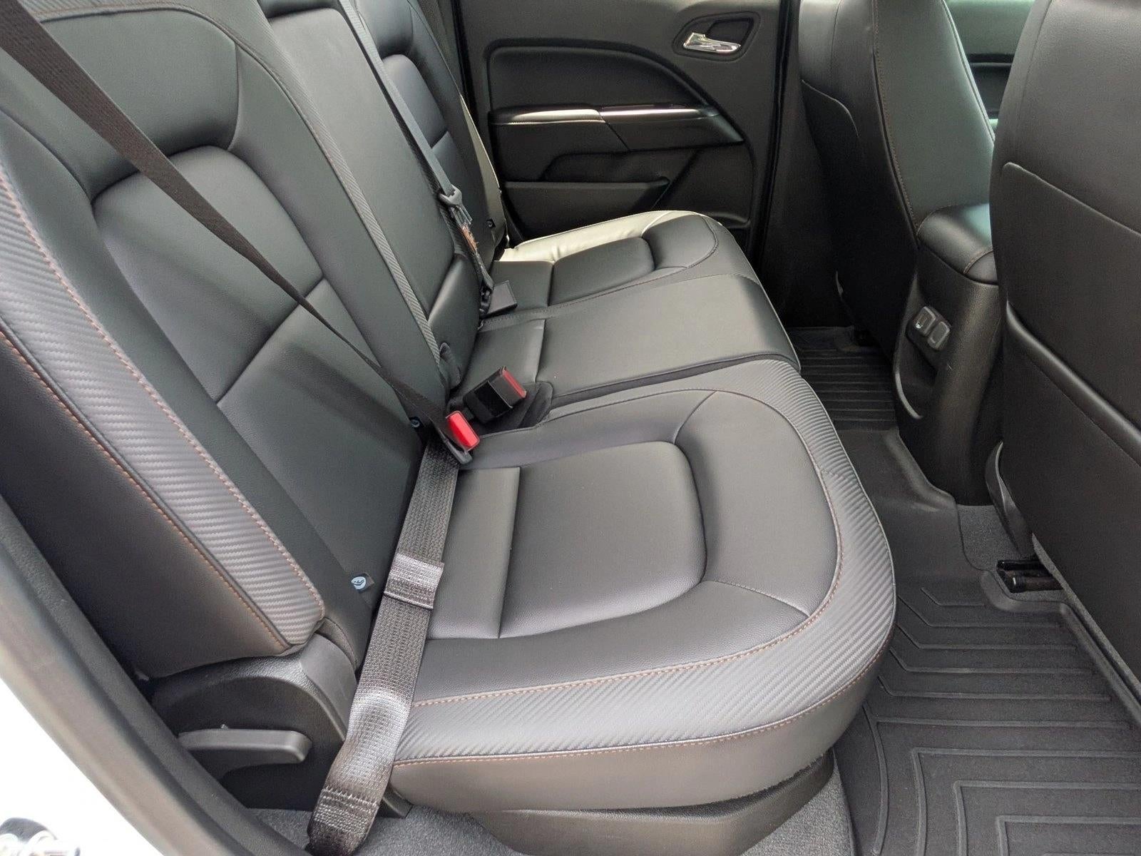 2022 GMC Canyon Crew Cab Short Box 4-Wheel Drive AT4 w/Leather