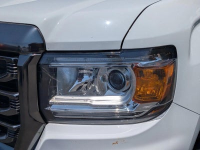 2022 GMC Canyon Crew Cab Short Box 4-Wheel Drive AT4 w/Leather