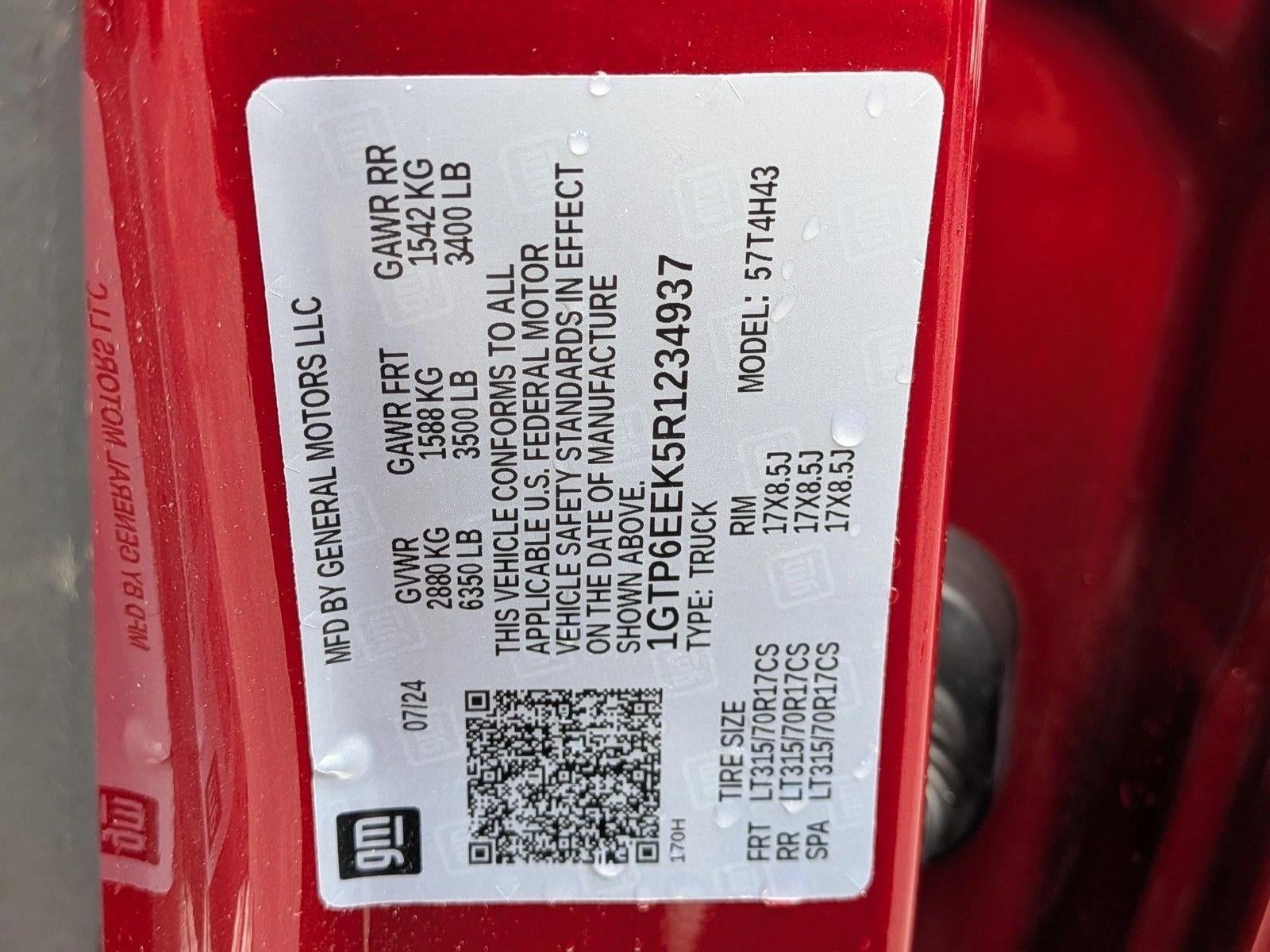 2024 GMC Canyon Crew Cab Short Box 4-Wheel Drive AT4X