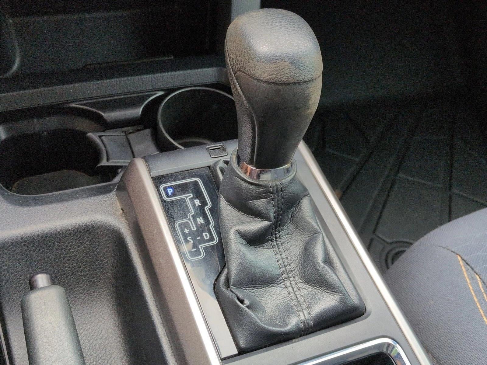 2019 Toyota Tacoma 2WD 2WD SR5 Double Cab 5' Bed V6 AT (GS)